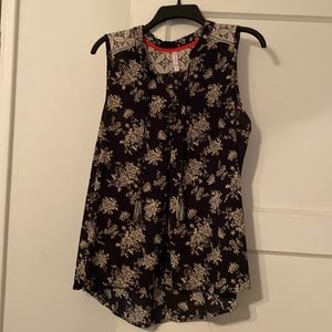 Flowery blouse with button and tassel detail 1X